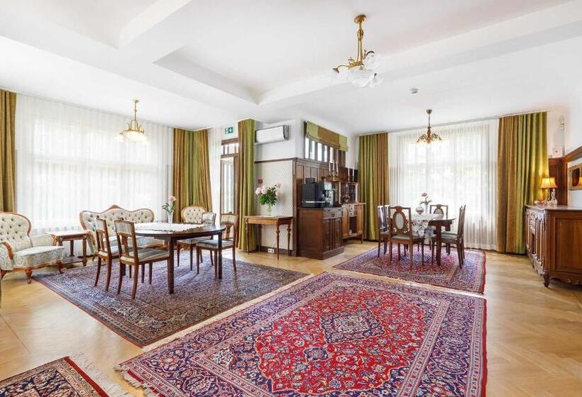 اتاق لوکس چهار تخته, Villa Meri