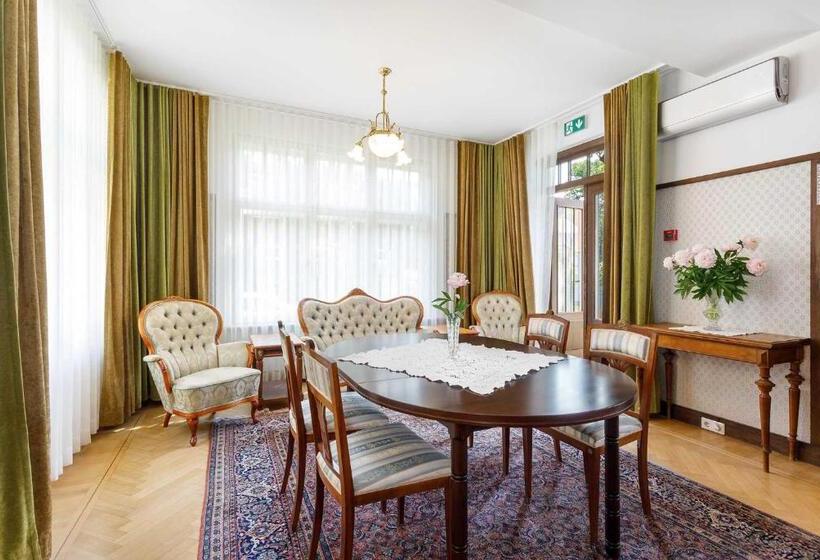 اتاق لوکس چهار تخته, Villa Meri
