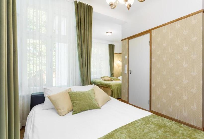 اتاق لوکس چهار تخته, Villa Meri