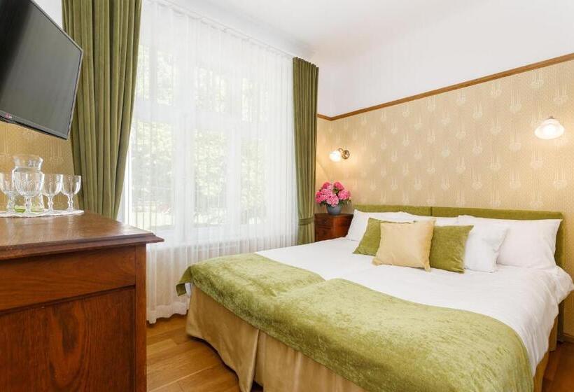 اتاق لوکس چهار تخته, Villa Meri