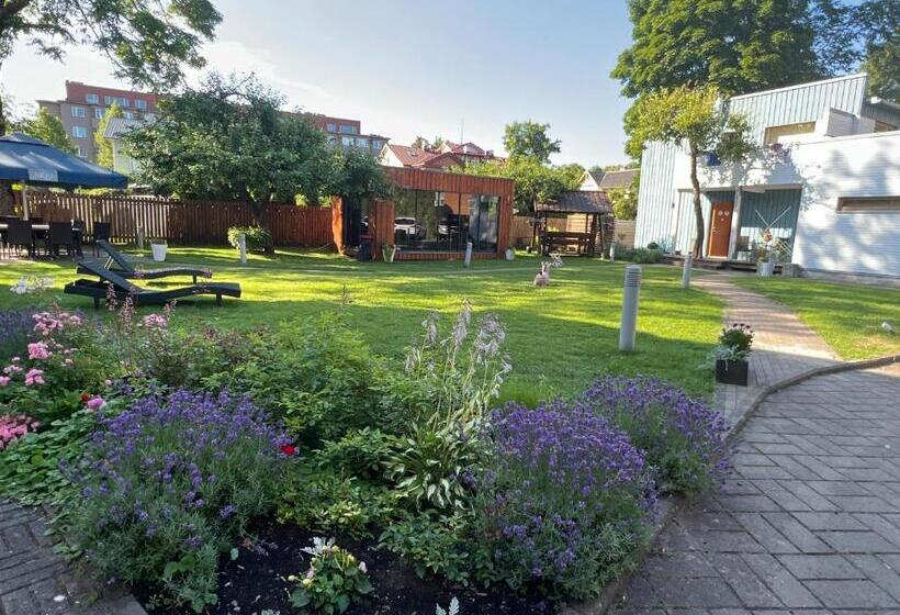 اتاق لوکس چهار تخته, Villa Meri