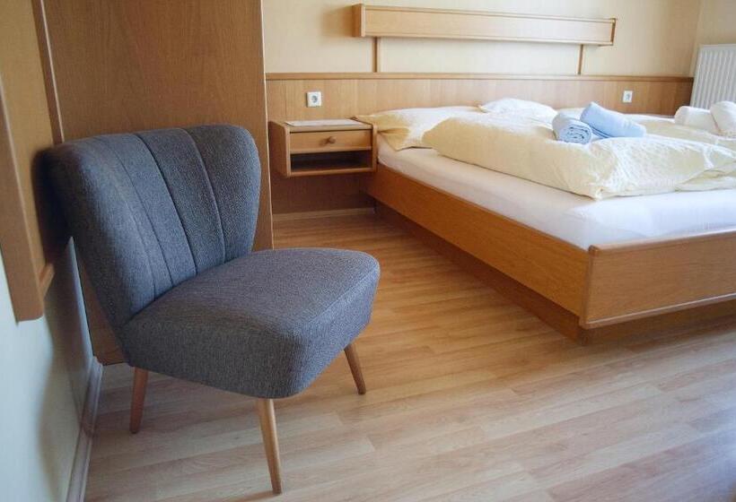 标准间带阳台, Weingut & Gästehaus Dombi Weiss