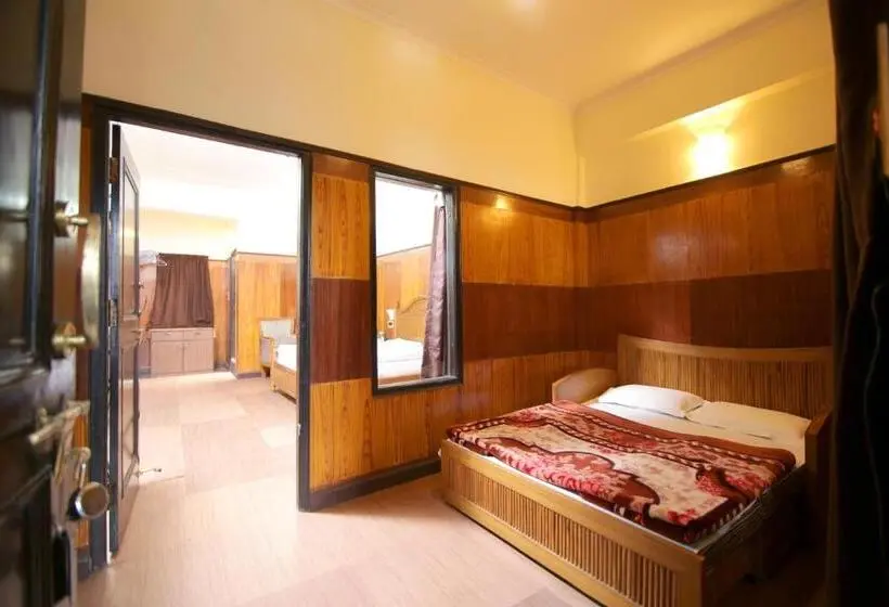 デラックスルーム, Ashoka Naini Chalet