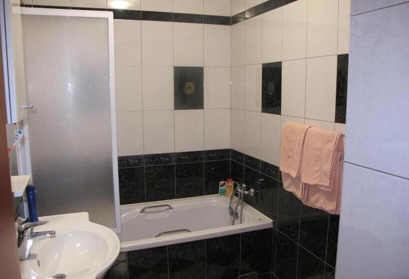 آپارتمان 1 خوابه, Apartment Sobe Ravbar