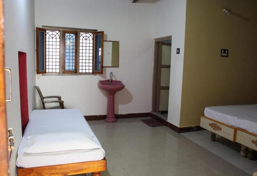 اتاق استاندارد سه نفره, Riverside Homestay