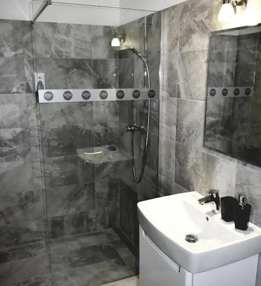 اتاق استاندارد یک نفره, Sentami
