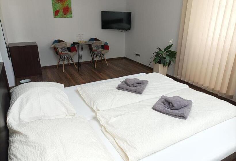 غرفة سوبيريور, Sentami