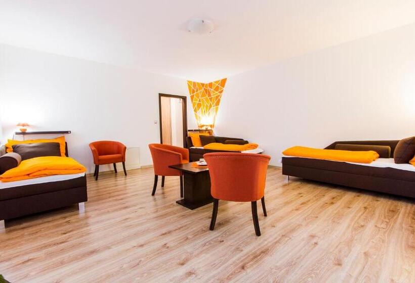 غرفة قياسية ثلاثية, Sentami