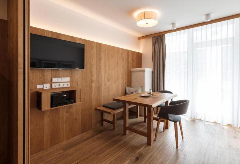 标准工作室带阳台, Arlberglife Ferienresort