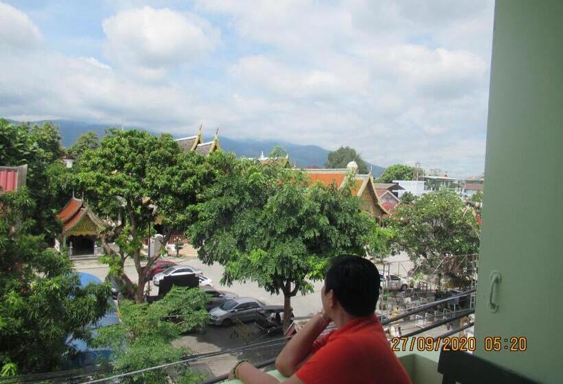 מיטה בחדר משותף, Jay Guesthouse And Restaurant