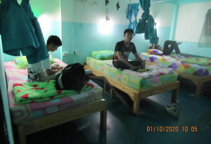 מיטה בחדר משותף, Jay Guesthouse And Restaurant