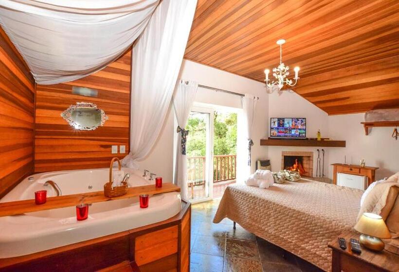 جناح مطلّ علي الجبل, La Réserve Suites