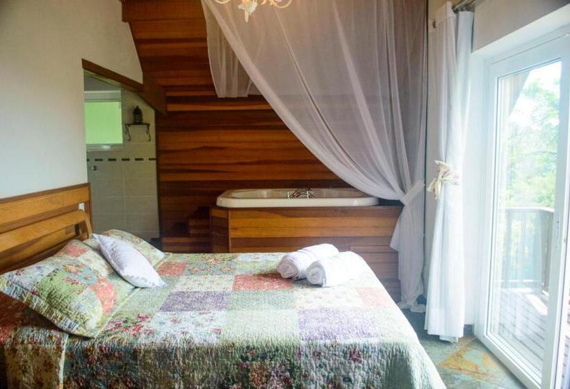 جناح مطلّ علي الجبل, La Réserve Suites