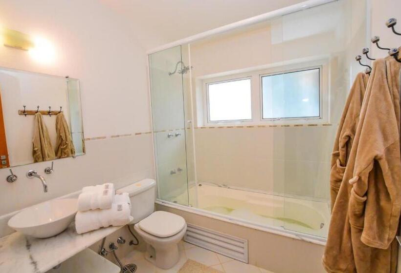 جناح مزود بتراس, La Réserve Suites