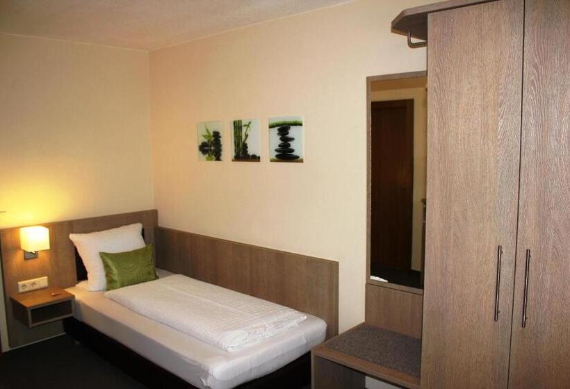 غرفة قياسية فردية مزودة بشُرفة, Pension Alfenz