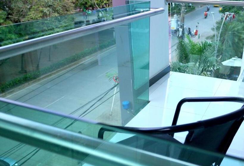 Номер Стандарт, Sama