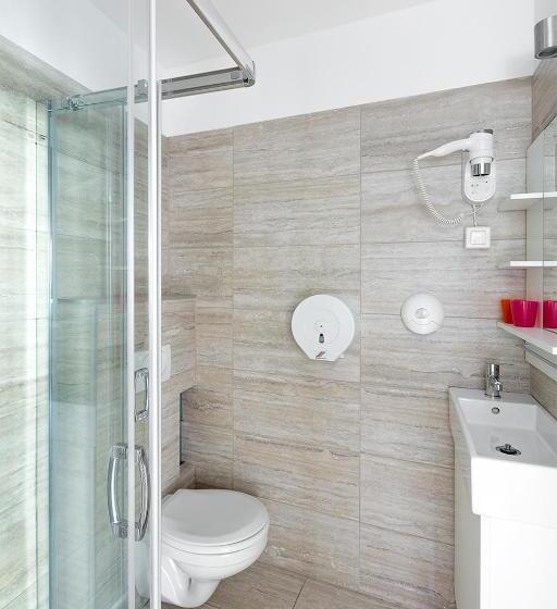 Basic Studio, Amber Gardenview Studios Downtown