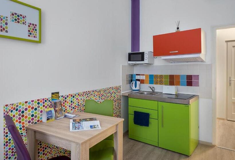 Basic Studio, Amber Gardenview Studios Downtown