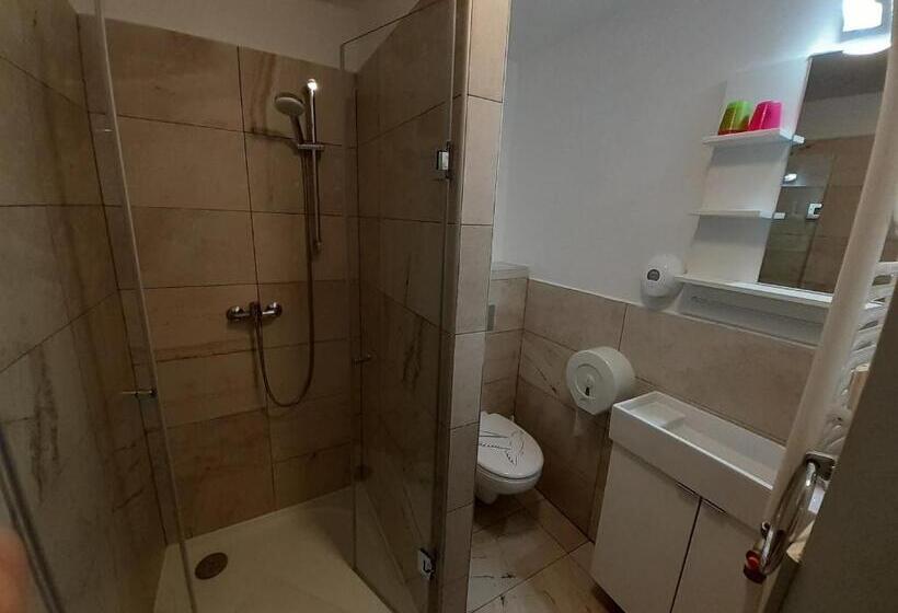 Standard Studio, Amber Gardenview Studios Downtown