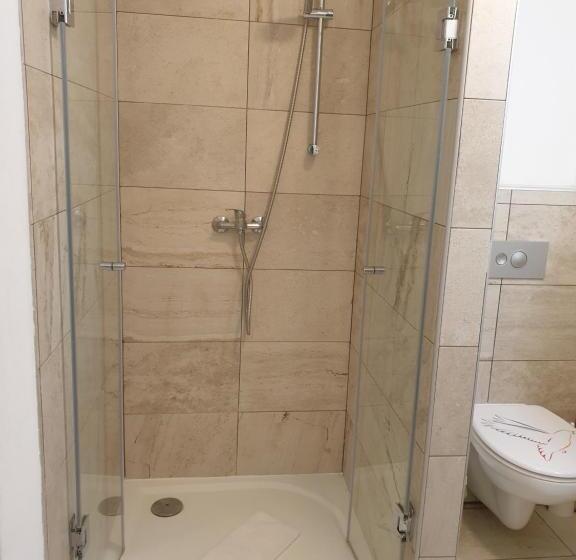 Standard Studio, Amber Gardenview Studios Downtown