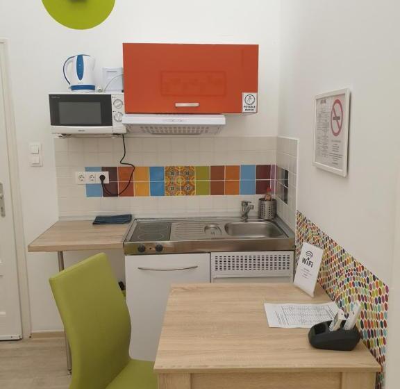 Standard Studio, Amber Gardenview Studios Downtown