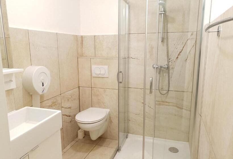 Standard Studio, Amber Gardenview Studios Downtown