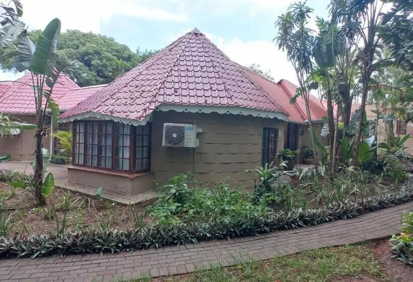 庭の見えるスタンダードトリプルルーム, Marula Gardens