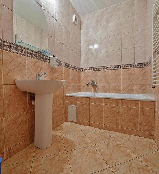 غرفة عائلية, Penzión A Reštaurácia U Jeleňa