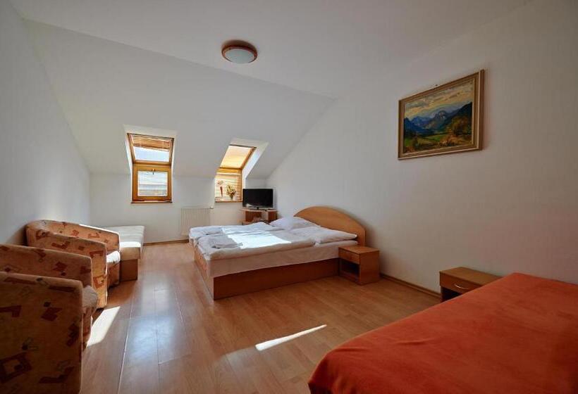 غرفة عائلية, Penzión A Reštaurácia U Jeleňa