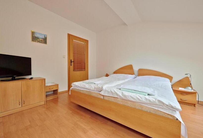 غرفة قياسية, Penzión A Reštaurácia U Jeleňa