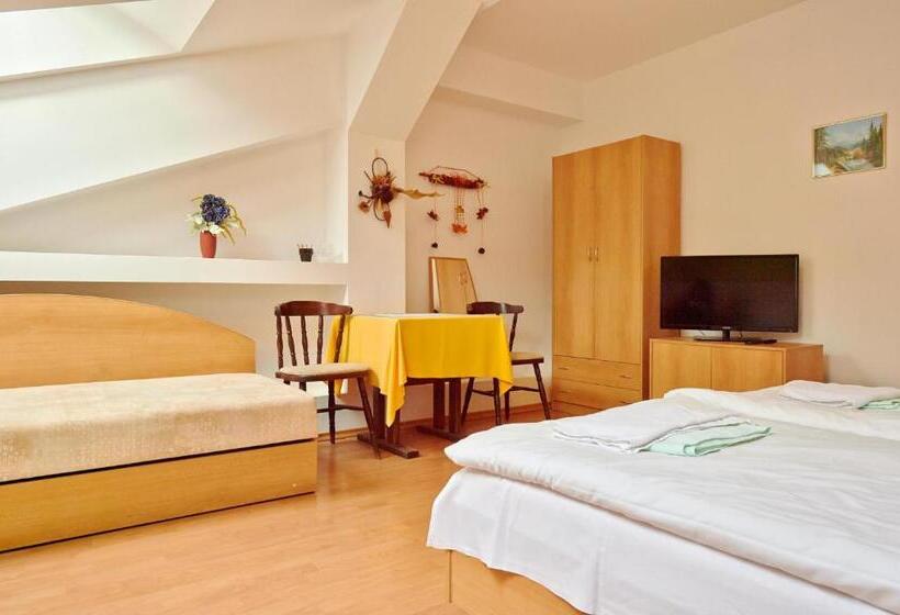 غرفة قياسية, Penzión A Reštaurácia U Jeleňa