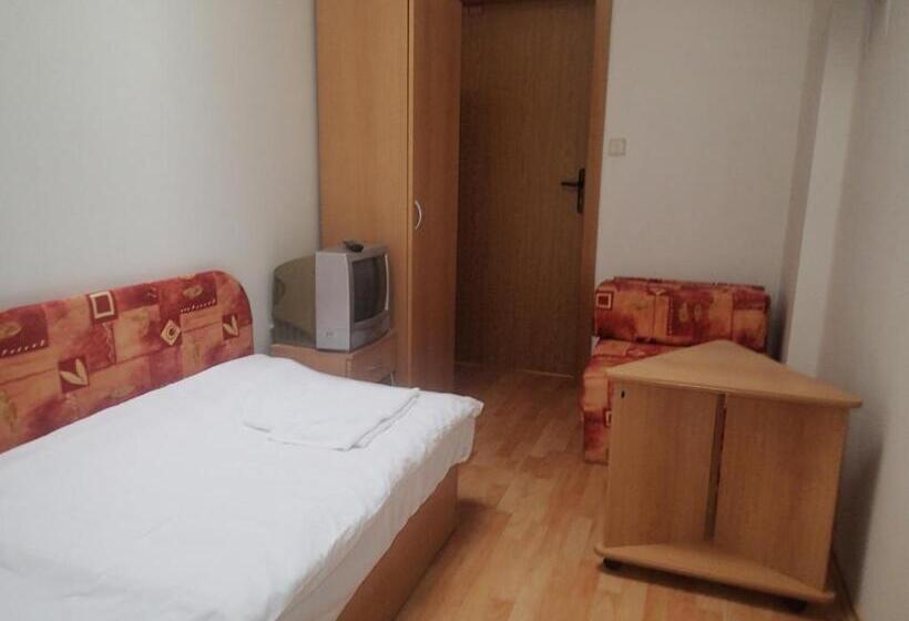 غرفة إقتصادية فردية, Penzión A Reštaurácia U Jeleňa