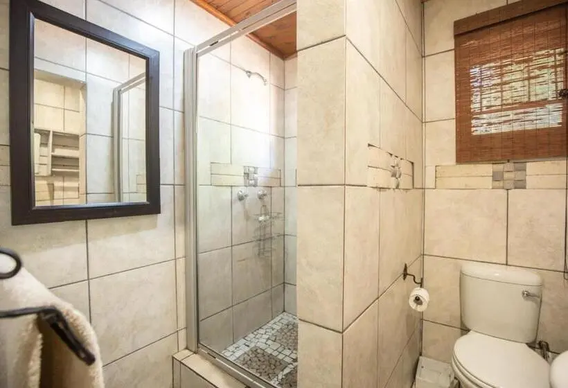 اتاق لوکس, Thatch Haven Guesthouse