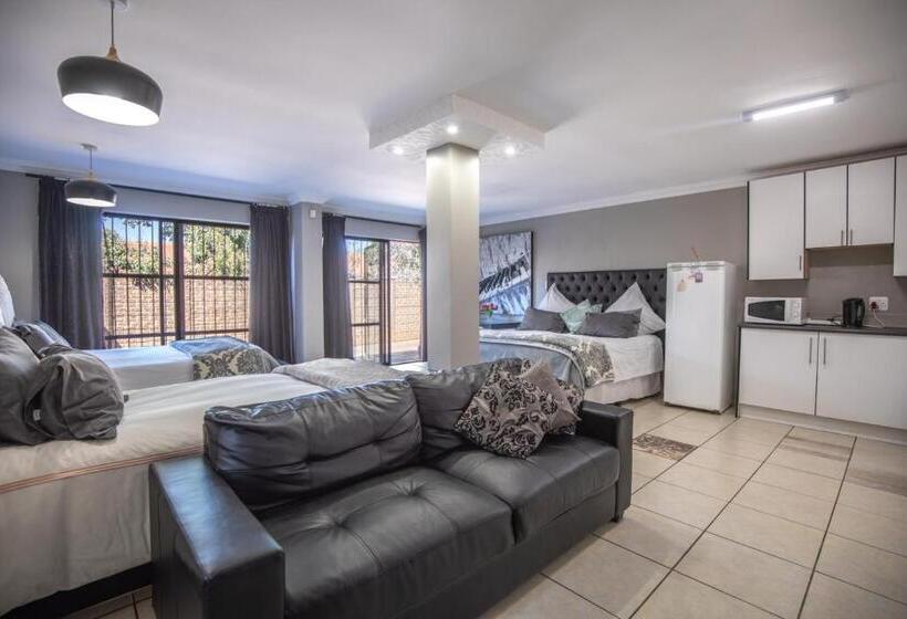 디럭스 패밀리 룸, Thatch Haven Guesthouse