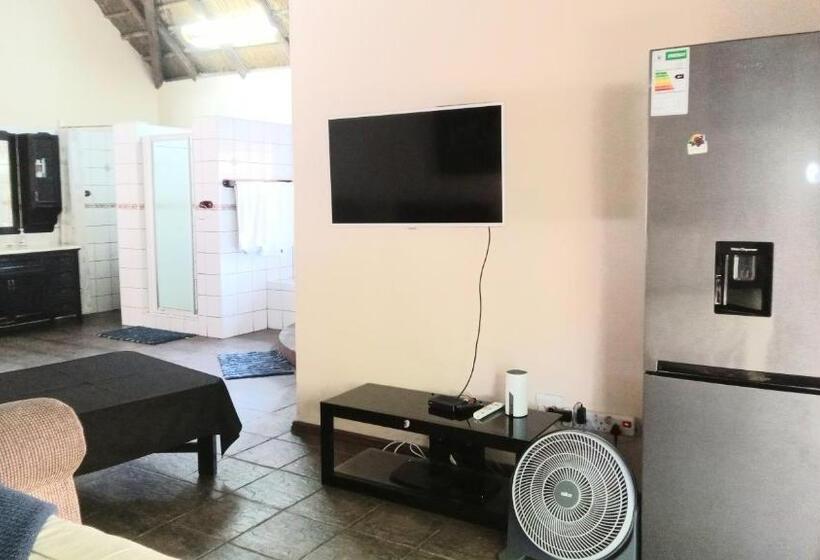 디럭스 룸, Thatch Haven Guesthouse