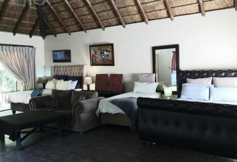 디럭스 룸, Thatch Haven Guesthouse
