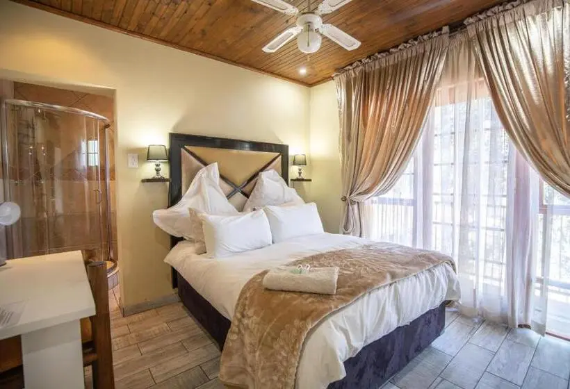 اتاق لوکس با بالکن, Thatch Haven Guesthouse