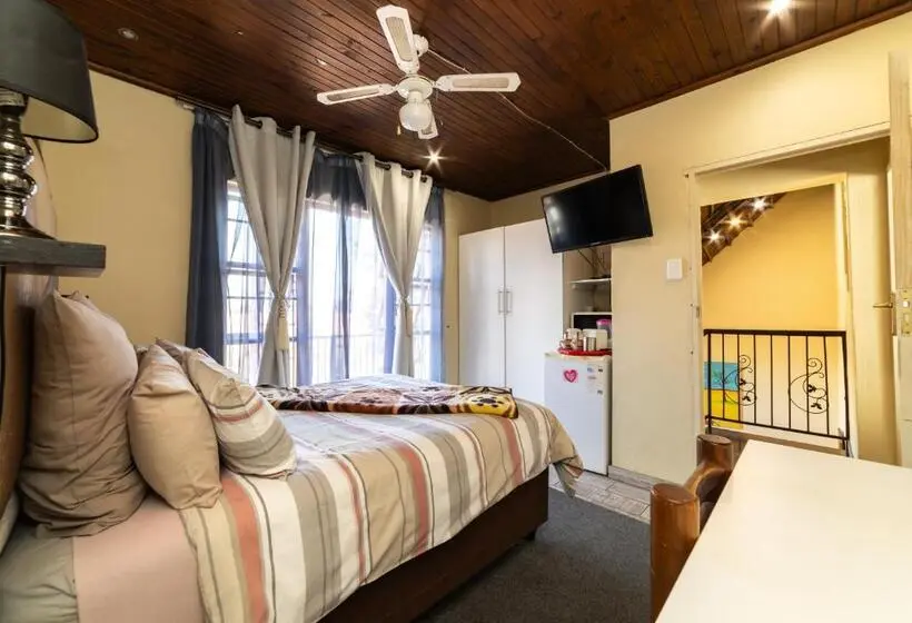 バルコニー付きデラックスルーム, Thatch Haven Guesthouse