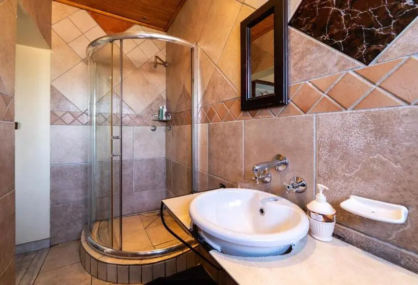 バルコニー付きデラックスルーム, Thatch Haven Guesthouse
