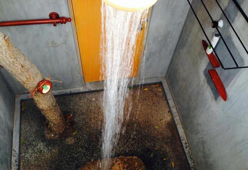 Juniorsvit Trädgårdsutsikt, The Summer Corridor   Kataragama