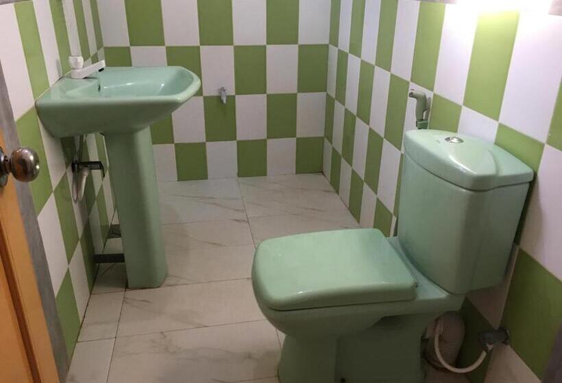 Juniorsvit Trädgårdsutsikt, The Summer Corridor   Kataragama