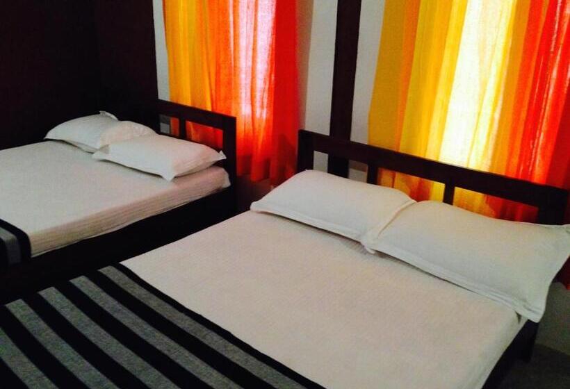 Juniorsvit Trädgårdsutsikt, The Summer Corridor   Kataragama