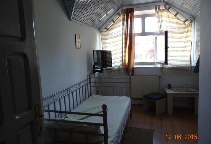 חדר סטנדרט לשלושה, Pensiunea Casa Harghita