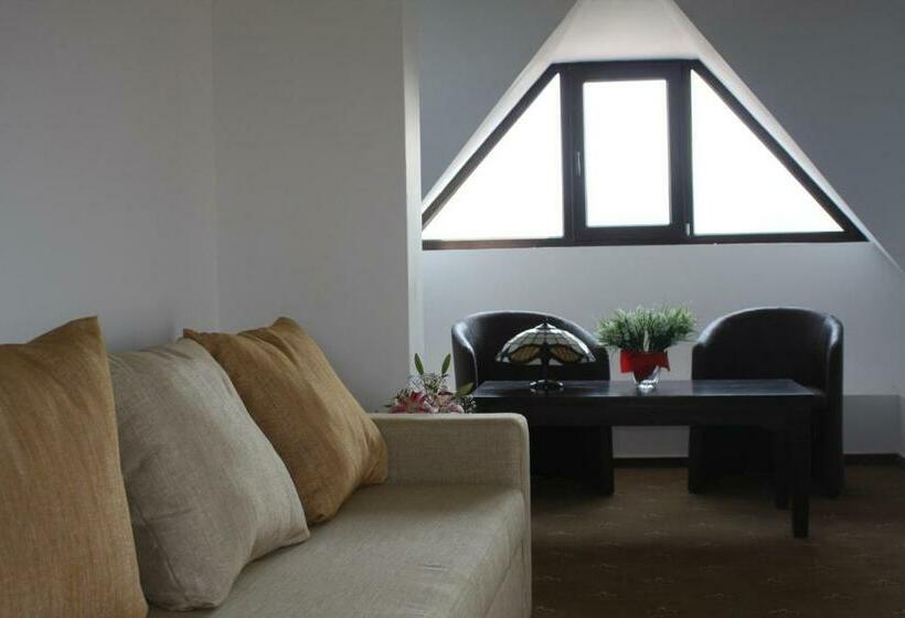 Люкс, Pensiunea Clasic