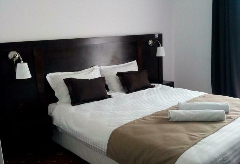 Люкс, Pensiunea Clasic