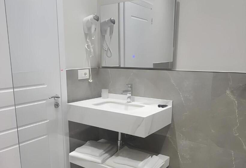 חדר משפחתי, Vila Lili Guest House   Berat