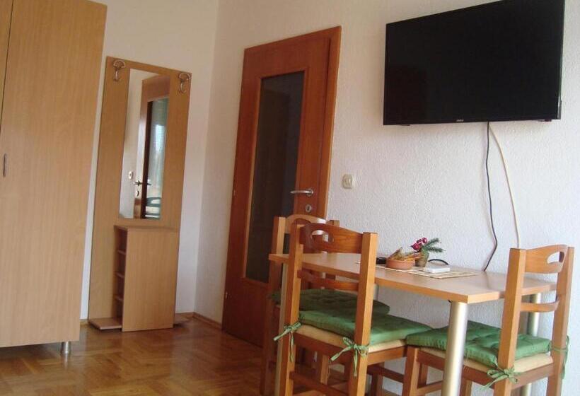 استودیو استاندارد با بالکن, Villa Afrodita