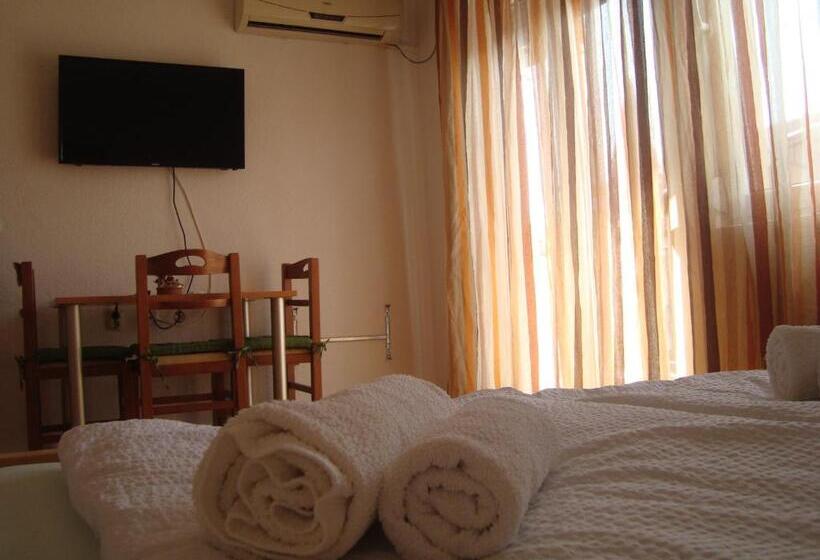 استودیو استاندارد با بالکن, Villa Afrodita