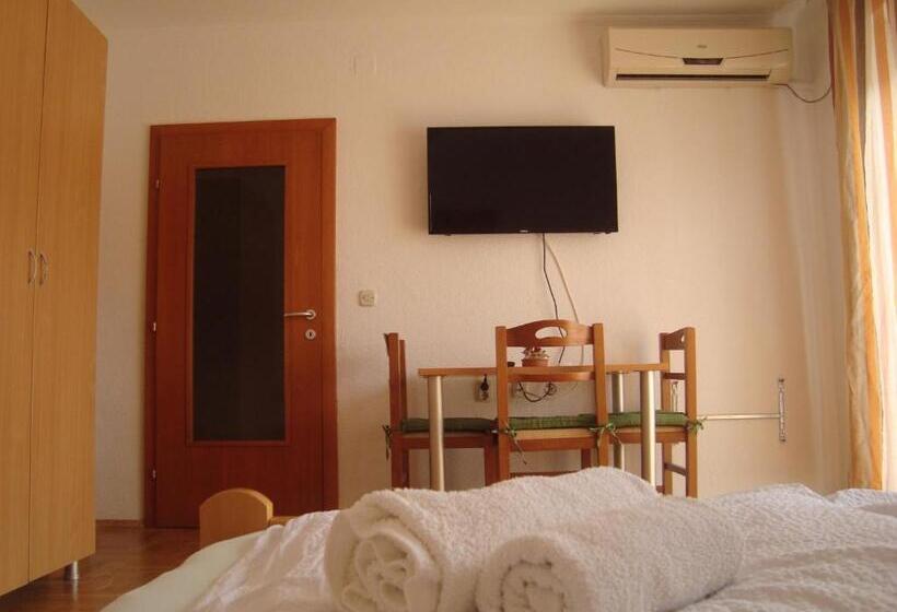 استودیو استاندارد با بالکن, Villa Afrodita