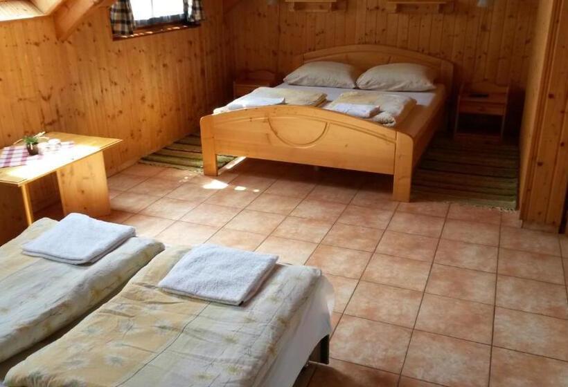 4인용 스탠다드 룸, Radics Panzió étterem és Pihenő Központ